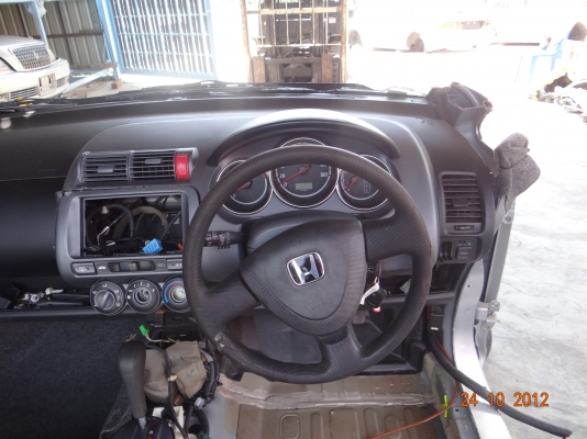 ขายหัวรถตัดพร้อมเครื่องยนต์ HONDA JAZZ  พร้อม เครื่องยนต์ L13A  !!!เกียร์ออโต  พาร์ทแท้นำเข้าจากญี่ปุ่น!!!!