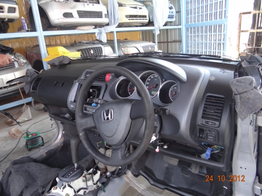 ขายหัวรถตัดพร้อมเครื่องยนต์ HONDA JAZZ  พร้อม เครื่องยนต์ L13A  !!!เกียร์ออโต  พาร์ทแท้นำเข้าจากญี่ปุ่น!!!!