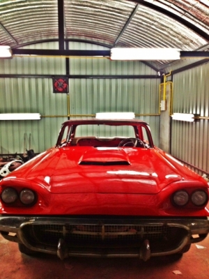 ขาย Ford thunderbird 1960 2 ประตูแท้ สีใหม่  ไม่มีผุ ช่วงล่างดี ดิสเบรค ด่วนๆถูกๆเลยครับ