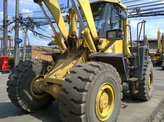 รถตักล้อยาง WA400-3E รถสวย สภาพเดิมจากนอก เพิ่งมาถึงเมืองไทยครับ โทร.081-373-0559 รถตักล้อยาง WA400-3E รถสวย สภาพเดิมจากนอก เพิ่งมาถึงเมืองไทยครับ โทร.081-373-0559