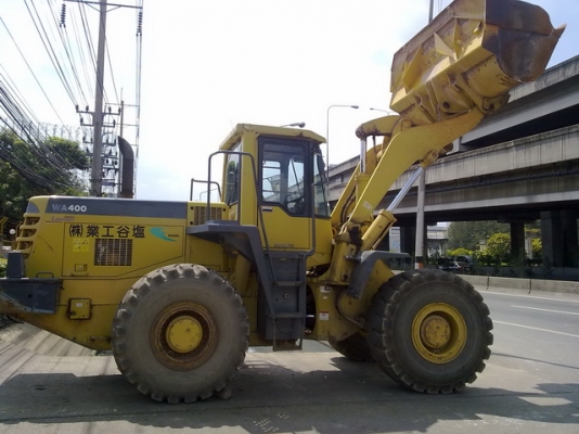 รถตักล้อยาง WA400-3E รถสวย สภาพเดิมจากนอก เพิ่งมาถึงเมืองไทยครับ โทร.081-373-0559 รถตักล้อยาง WA400-3E รถสวย สภาพเดิมจากนอก เพิ่งมาถึงเมืองไทยครับ โทร.081-373-0559