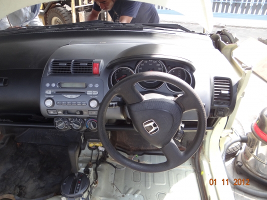 ขายหัวรถตัดพร้อมเครื่องยนต์ HONDA JAZZ  พร้อม เครื่องยนต์ L13A  !!!ขอบคุณมากครับพี่เอฟ จ.อุทัยธานี