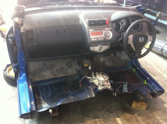 ขายหัวรถตัดพร้อมเครื่องยนต์ HONDA JAZZ  พร้อม เครื่องยนต์ L13A  !!!ขอบคุณมากครับพี่เอฟ จ.อุทัยธานี