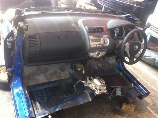 ขายหัวรถตัดพร้อมเครื่องยนต์ HONDA JAZZ  พร้อม เครื่องยนต์ L13A  !!!ขอบคุณมากครับพี่เอฟ จ.อุทัยธานี