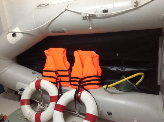 ขายเรือยางกู้ภัย +หลังคา และ เครื่องเรือ Yamabisi 15 Hp 2 จังหวะ