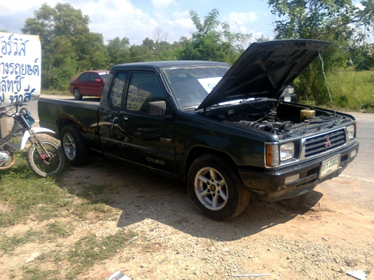 จอโค้งปี96ภายในสีเทาแผงประตูนูนขึ้นรูปแล้วนะคับ  สภาพรถ ผุแต่ตัวถัง หัวสวย เครื่องยังถือว่าใช้ได้อีกนาน มีไอมีพ่นบ้านตามอายุ ช่วงล่างพอได้ คัสซีสวยไม่ผุ ซ้ายขวาหน้าหลังเดิมๆ ขายก่อนทำสี รอคิวอีกสองวันจะทำสีจอดหน้าอู่รอคิว