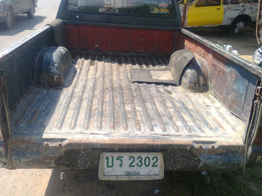 จอโค้งปี96ภายในสีเทาแผงประตูนูนขึ้นรูปแล้วนะคับ  สภาพรถ ผุแต่ตัวถัง หัวสวย เครื่องยังถือว่าใช้ได้อีกนาน มีไอมีพ่นบ้านตามอายุ ช่วงล่างพอได้ คัสซีสวยไม่ผุ ซ้ายขวาหน้าหลังเดิมๆ ขายก่อนทำสี รอคิวอีกสองวันจะทำสีจอดหน้าอู่รอคิว