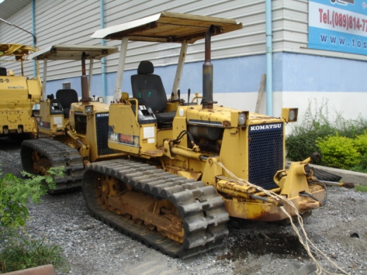 Komatsu D20P-6 นำเข้าจากญี่ปุ่น สภาพสวย ในราคาไม่แพงครับ