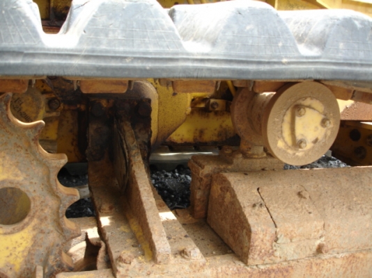 Komatsu D20P-6 นำเข้าจากญี่ปุ่น สภาพสวย ในราคาไม่แพงครับ