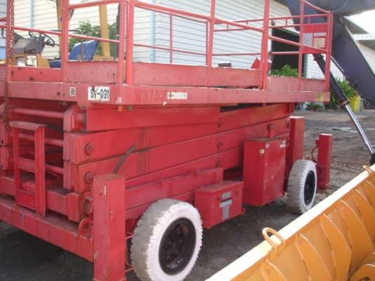 ลิฟต์ขากรรไกร AICHI สูง 9 เมตร Safety ครบ นำเข้าจากญี่ปุ่น ไม่แพงครับ