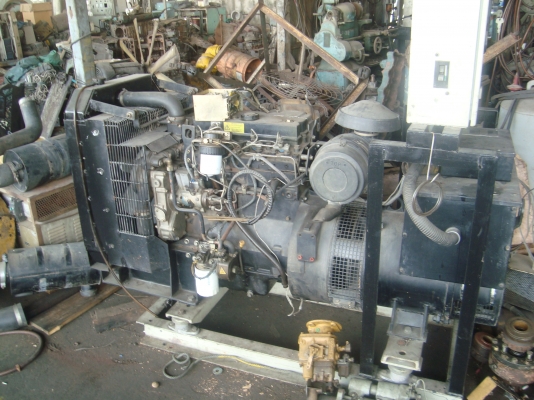 ขายเครื่องปั่นไฟ 65 KVA 380 V ของ ENGLAND พร้อมใช้งานครับ ขายเครื่องปั่นไฟ 65 KVA 380 V ของ ENGLAND พร้อมใช้งานครับ