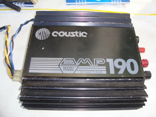 ขายปรีแอมป์กับเพาเว่อร์แอมป์ครับ สนใจต่อรอง 086 9916285 ครับ