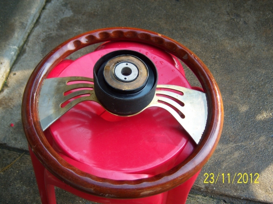 มาแล้วพวงมาลัย