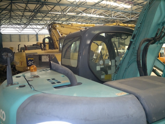 ขาย รถขุด KOBELCO รุ่น SK135SR-1ES ปี 2005/ 3321 ชม.รถนอกนำเข้า สภาพสวย ติดต่อ มานะ 085-9049669