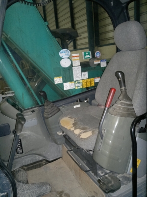 ขาย รถขุด KOBELCO รุ่น SK135SR-1ES ปี 2005/ 3321 ชม.รถนอกนำเข้า สภาพสวย ติดต่อ มานะ 085-9049669