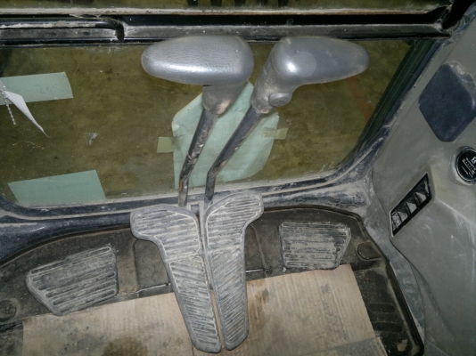 ขาย รถขุด KOBELCO รุ่น SK135SR-1ES ปี 2005/ 3321 ชม.รถนอกนำเข้า สภาพสวย ติดต่อ มานะ 085-9049669