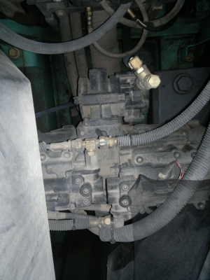 ขาย รถขุด KOBELCO รุ่น SK135SR-1ES ปี 2005/ 3321 ชม.รถนอกนำเข้า สภาพสวย ติดต่อ มานะ 085-9049669