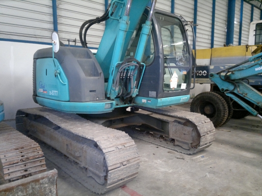 ขาย รถขุด KOBELCO รุ่น SK135SR-1ES ปี 2005/ 3321 ชม.รถนอกนำเข้า สภาพสวย ติดต่อ มานะ 085-9049669