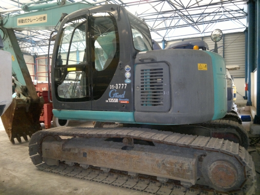 ขาย รถขุด KOBELCO รุ่น SK135SR-1ES ปี 2005/ 3321 ชม.รถนอกนำเข้า สภาพสวย ติดต่อ มานะ 085-9049669