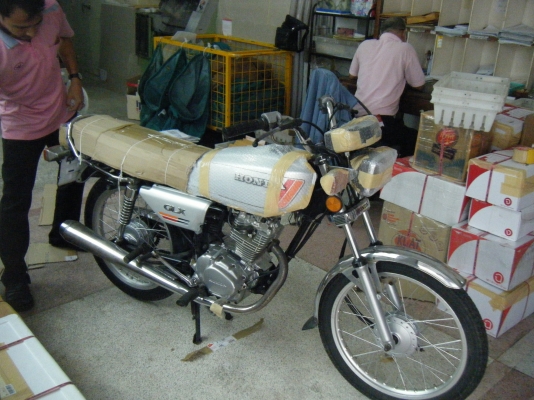 !!! Honda glx 125 classic !!!อยากขาย..เสนอราคามาเลยต้องการใช้เงิน !!! Honda glx 125 classic !!!อยากขาย..เสนอราคามาเลยต้องการใช้เงิน