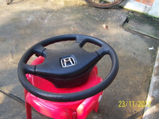 พวงมาลัยฮอนด้า (เลขที่ใบนำส่งไปรษณีย์ PB 4241 7848 5 TH)