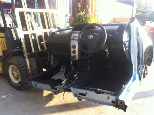 ขายหัวรถตัดและท้ายรถตัด TOYOTA YARIS พร้อมประตู 4 บาน พร้อมเครื่องยนต์และเกียร์ออโต !!!ขอบคุณมากครับพี่พรนิพนธ์ กทม ของจัดส่งได้อาทิตย์นี้ครับ