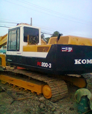 KOMATSU PC200-3 ใส่ปั้มรุ่น5 เครื่อง6D14เทอร์โบไวเท่า200-5