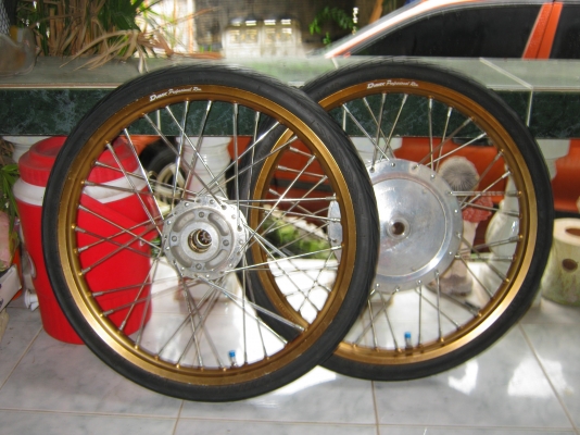 ขายล้อแต่ง ฟีโน่ พร้้อมใส่ 2,200