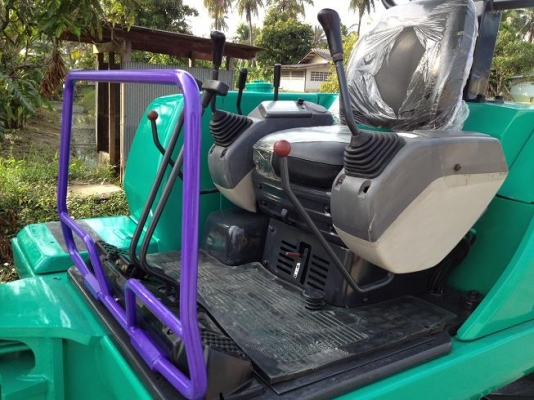 ขายรถแบคโฮล KOMATSU PC30-7E ทำสีใหม่ นำเข้า มือสองจากญี่ปุ่น