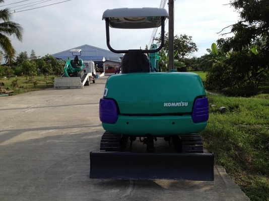 ขายรถแบคโฮล KOMATSU PC30-7E ทำสีใหม่ นำเข้า มือสองจากญี่ปุ่น