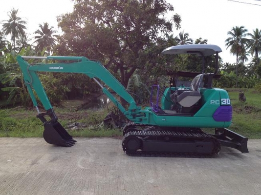 ขายรถแบคโฮล KOMATSU PC30-7E ทำสีใหม่ นำเข้า มือสองจากญี่ปุ่น
