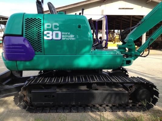 ขายรถแบคโฮล KOMATSU PC30-7E ทำสีใหม่ นำเข้า มือสองจากญี่ปุ่น