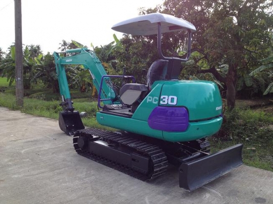 ขายรถแบคโฮล KOMATSU PC30-7E ทำสีใหม่ นำเข้า มือสองจากญี่ปุ่น