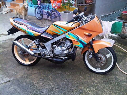 ขาย KR150 ปี39 รถจอดนานเจ้าของไม่ได้ใช้ เครื่องดีมาก มีกันสะบัด ทะเบียนโอน 12000..