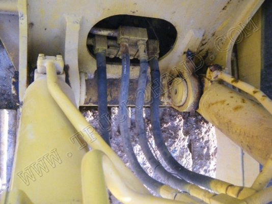 รถแบคโฮ ยี่ห้อ KOMATSU PC120 รุ่น5