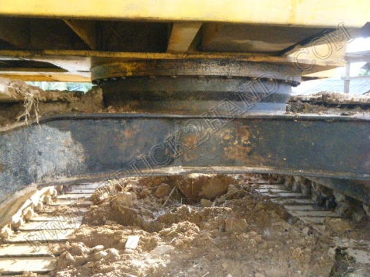 รถแบคโฮ ยี่ห้อ KOMATSU PC120 รุ่น5