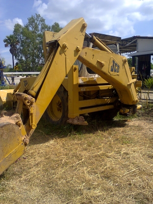 ขายJCB ตักหน้าขุดหลัง ทำงานเร็ว สภาพพร้อมใช้