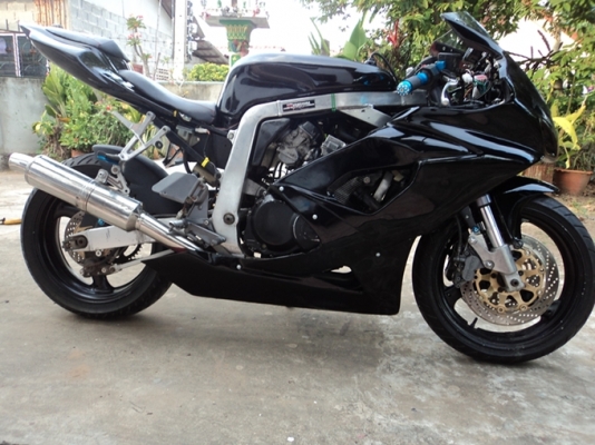 ด่วนขายGSXR 400 R7 ปี94 ทะเบียน มีเล่มเขียว พร้อมชุดโอน ราคากันเอง