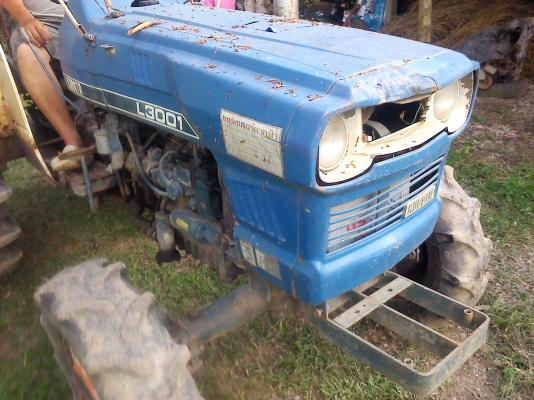 รถไถคูโบต้า L3001 DT ขับ 4 ล้อ มีโรตารี่  มีอุปกรณ์ให้หมดแรงดี(มี VDO ให้ดูรถ)