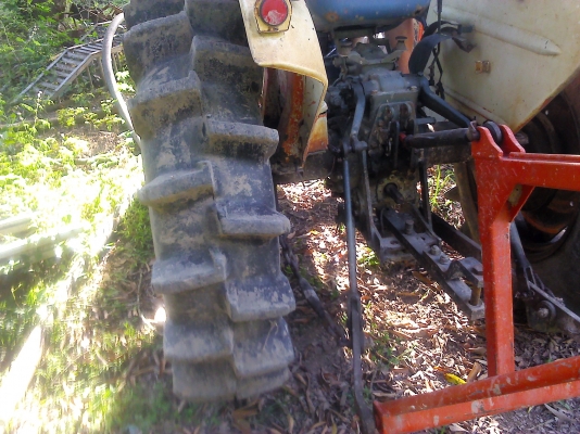 รถไถคูโบต้า L3001 DT ขับ 4 ล้อ มีโรตารี่  มีอุปกรณ์ให้หมดแรงดี(มี VDO ให้ดูรถ)