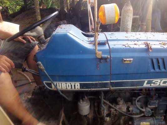 รถไถคูโบต้า L3001 DT ขับ 4 ล้อ มีโรตารี่  มีอุปกรณ์ให้หมดแรงดี(มี VDO ให้ดูรถ)