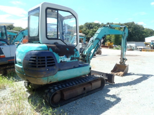 ขายรถแบคโฮ KOMATSU PC35R-8 สภาพสวยมาก นำเข้าจากญี่ปุ่น ติดต่อ 081-2990958
