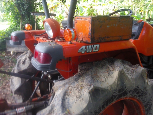 รถไถคูโบต้า L3408  34.7 แรงม้า ขับ 4 ล้อมีใบทะเบียน มีโรตารี่และอื่นๆครบ  สภาพพร้อมใช้เลยเจ้าของเก่าใช้น้อยมาก