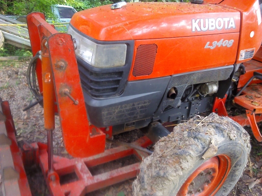 รถไถคูโบต้า L3408  34.7 แรงม้า ขับ 4 ล้อมีใบทะเบียน มีโรตารี่และอื่นๆครบ  สภาพพร้อมใช้เลยเจ้าของเก่าใช้น้อยมาก