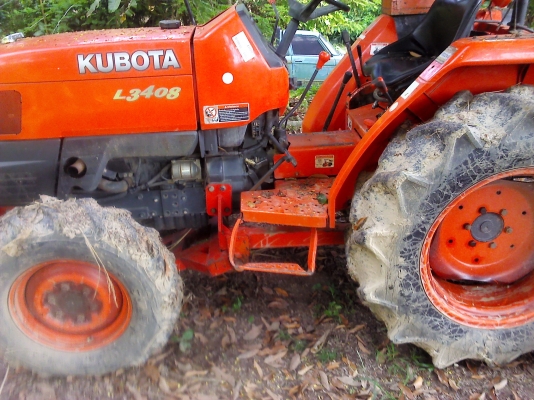 รถไถคูโบต้า L3408  34.7 แรงม้า ขับ 4 ล้อมีใบทะเบียน มีโรตารี่และอื่นๆครบ  สภาพพร้อมใช้เลยเจ้าของเก่าใช้น้อยมาก