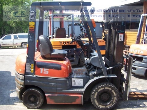 ขายรถ โฟล์คลิฟท์ TOYOTA รุ่น 7-FG15