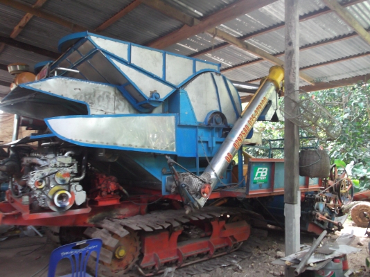 ขายรถเกี่ยวข้าว เครื่องอีซูซุ195 turbo ตัวรถต่อของไทยเจริญ.+ รถเทรนเลอร์
