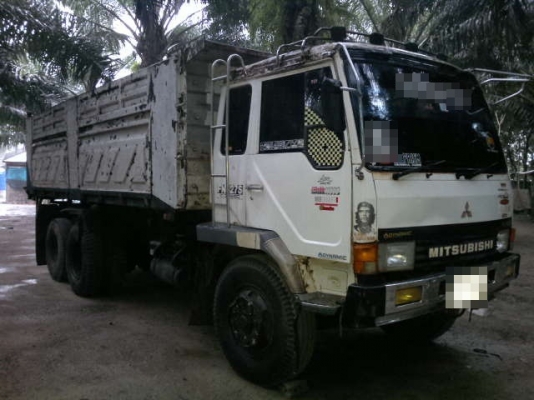 รถมิตซู 10 ล้อดั๊ม FN527 - TF 220 แรงม้า   สนใจติดต่อได้ทื่ 081-6079515