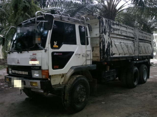 รถมิตซู 10 ล้อดั๊ม FN527 - TF 220 แรงม้า   สนใจติดต่อได้ทื่ 081-6079515