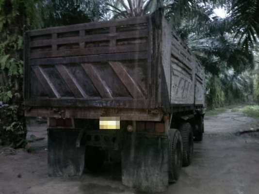 รถมิตซู 10 ล้อดั๊ม FN527 - TF 220 แรงม้า   สนใจติดต่อได้ทื่ 081-6079515